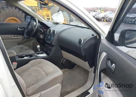 2013 Nissan Rogue S z USA, uszkodzony, nr VIN JN8AS5MV1DW147145